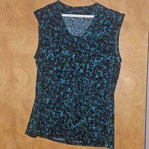 L Covington Essentials Sleeveless blouse